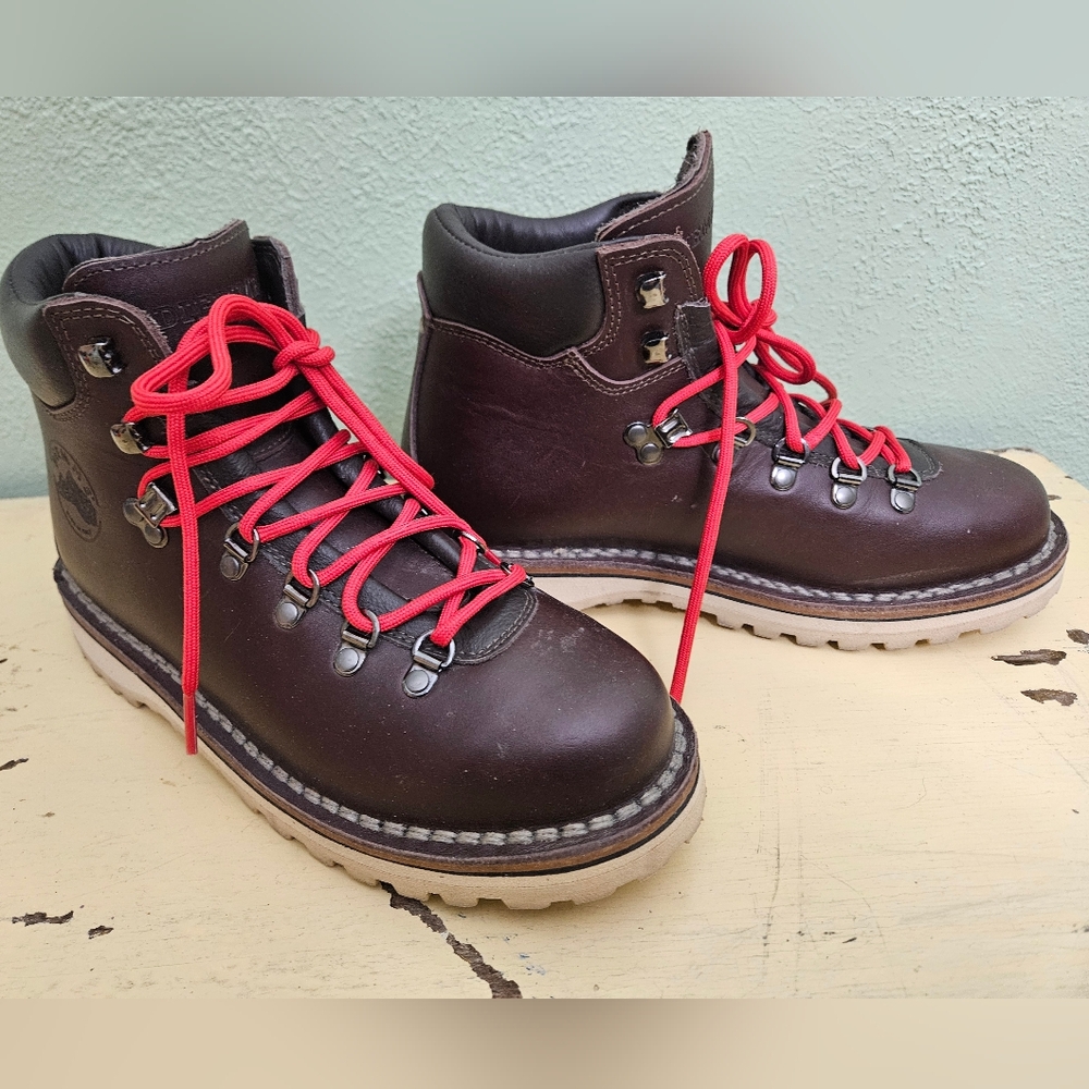 Diemme Roccia Vet Brown Leather Hiking Boots with Red Laces